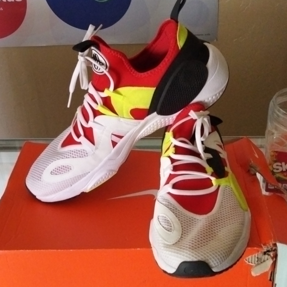 NIKE HURRACHI
